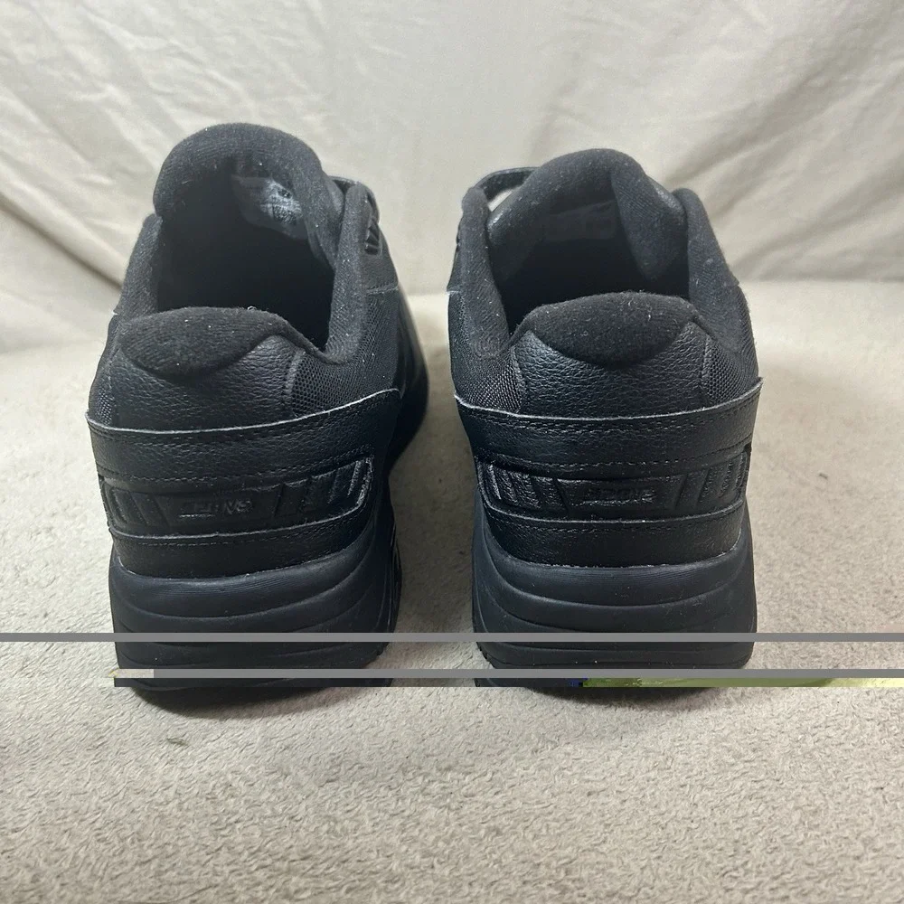 New Balance Men's Size 11 6E Black Walking Sneakers MW928HB3